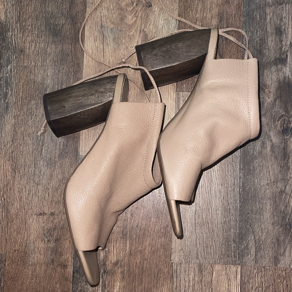 🌸SPLENDID 𝐂𝐑𝐄𝐀𝐌 OPEN TOE HEELS